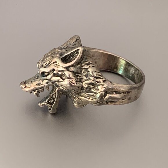 Metal Wolf Ring - Picture 2 of 3